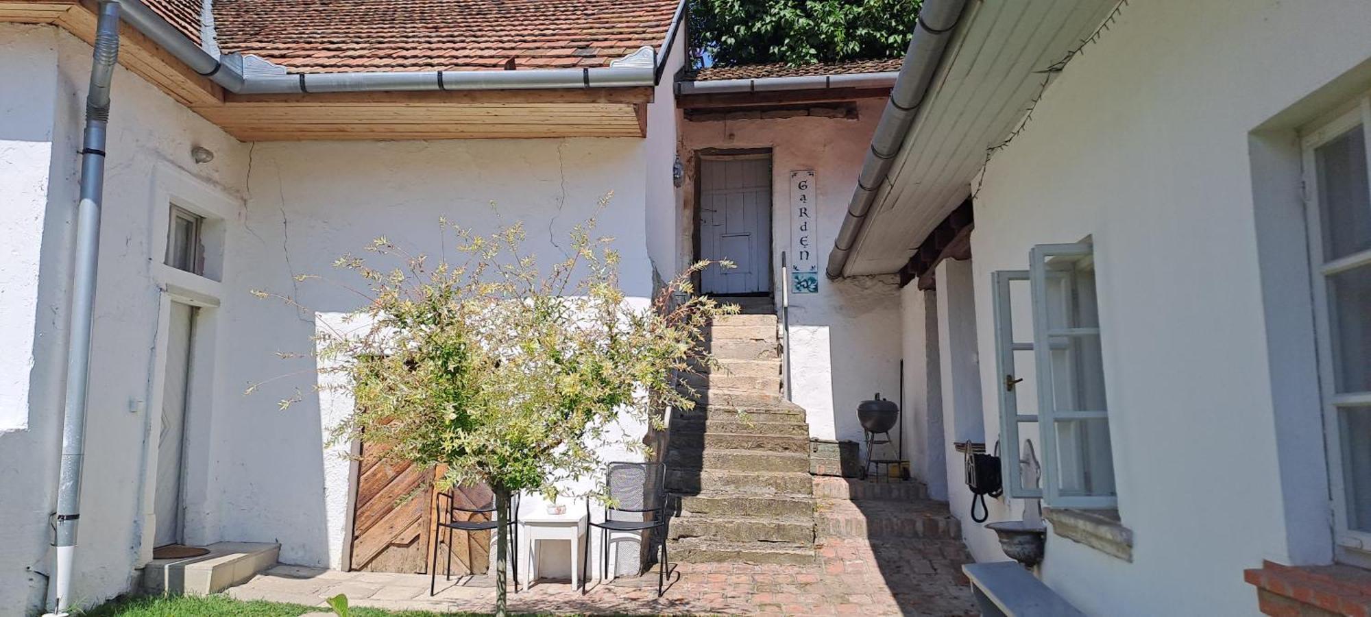 Plitzner Belvarosi Apartmanhaz Eger Eksteriør billede